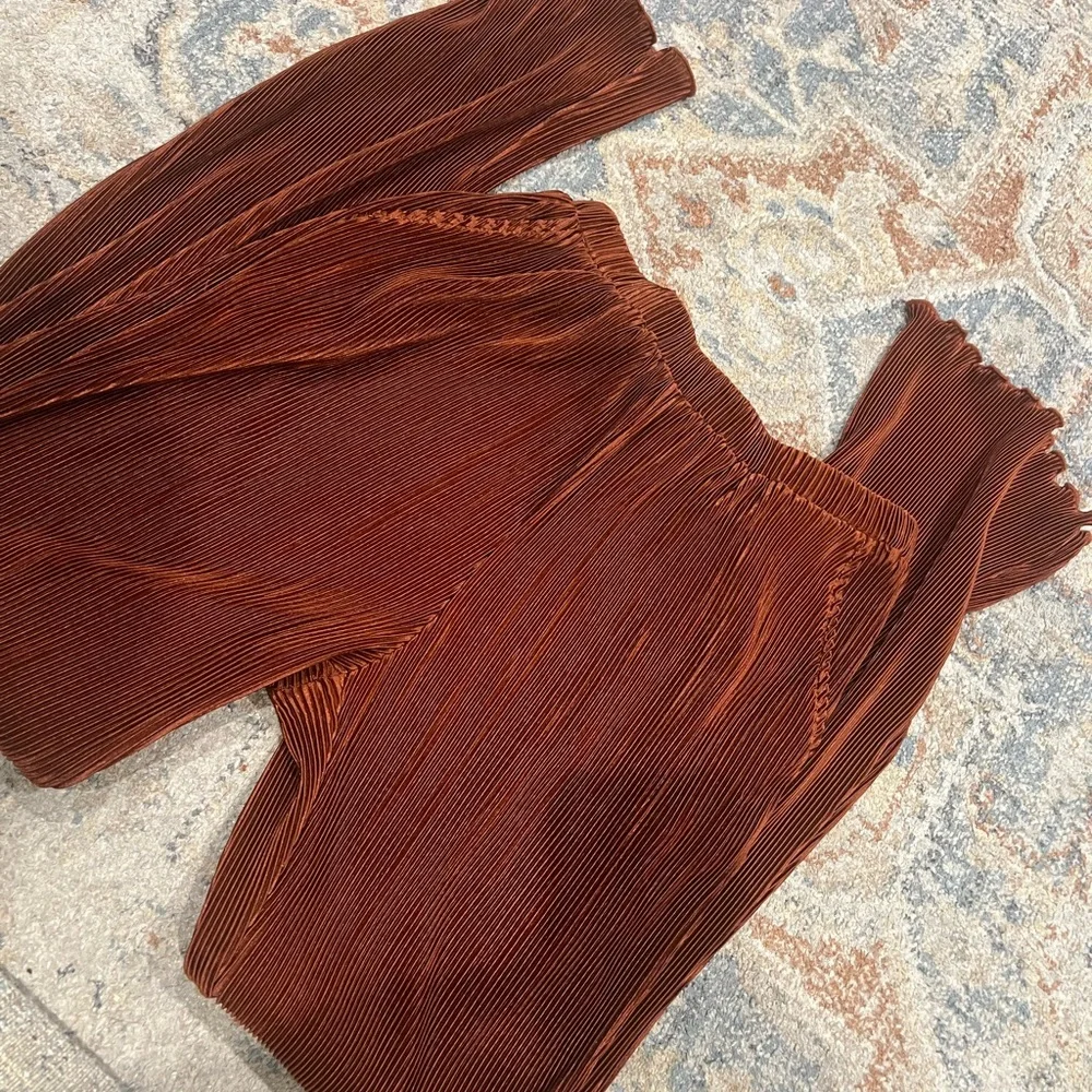 Gilli Rust Pleated‎ Pants